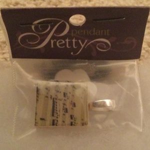 Pretty Music Pendant Necklace